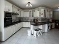 4 комнаты · 185 м² · 8/10 этаж, Бактыгерея Кулманова 1 за 100 000 ₸ в Атырау — фото 5