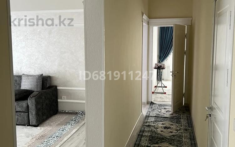 3-комнатная квартира, 83.4 м², 3/12 этаж помесячно, Сзади Обл. Акимата за 200 000 〒 в Туркестане — фото 2