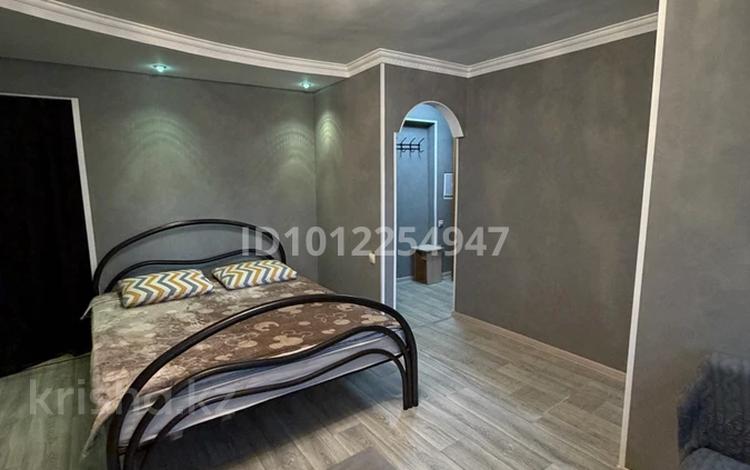 1-комнатная квартира · 40 м², Просп. Бухар Жырау 44 за 1 000 ₸ в Караганде — фото 2