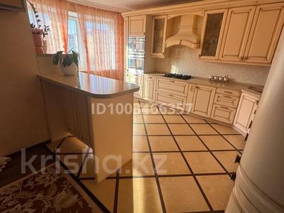 5-комнатная квартира · 203 м² · 4/5 этаж, Молдагуловой 36В за 58 млн 〒 в Актобе