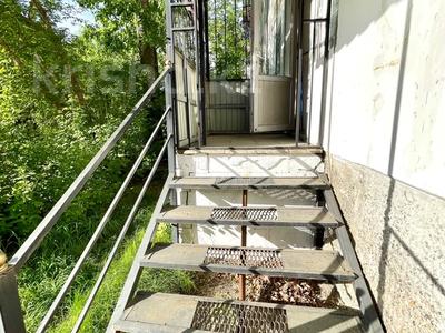 3-бөлмелі пәтер · 60 м² · 1/5 қабат, Бурова 27/2 — Зелёный Рынок, Библиотека Пушкина, бағасы: 30 млн ₸ в Усть-Каменогорске