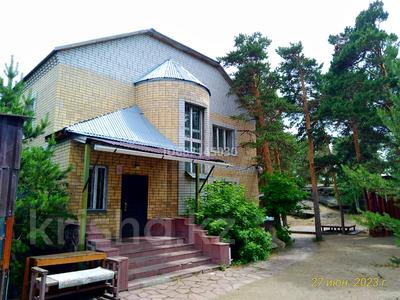 Отдельный дом · 6 комнат · 225 м² · 15.5 сот., ул. Абая за 88 млн 〒 в Бурабае