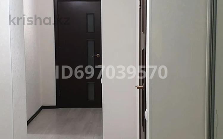 2-бөлмелі пәтер · 70 м² · 1/9 қабат, мкр 12 58в — Возле ТД Аида, бағасы: 22 млн ₸ в Актобе — фото 2