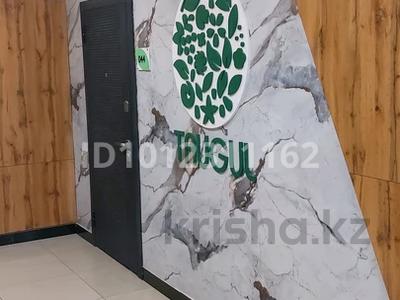 2-бөлмелі пәтер · 73 м² · 2/10 қабат, Муканова 78, бағасы: 34 млн ₸ в Караганде, Казыбек би р-н
