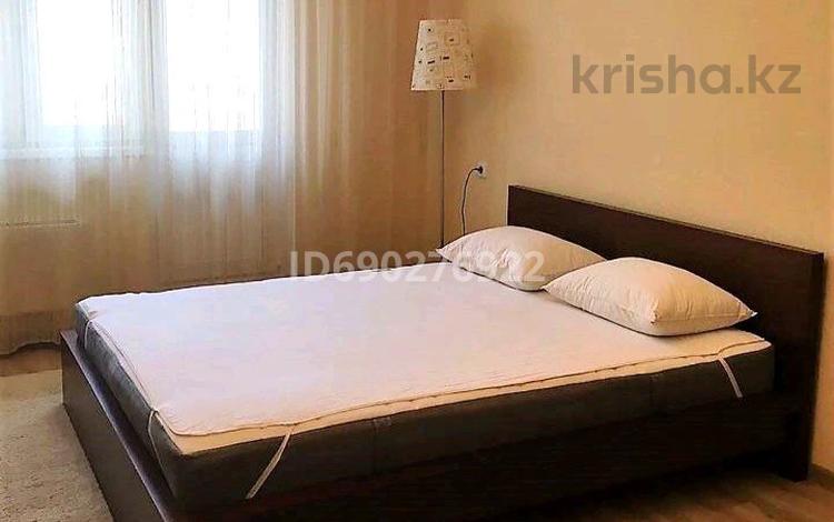 1-комнатная квартира · 33 м², мкр Новый Город, Ерубаева за 1 500 ₸ в Караганде, Казыбек би р-н — фото 2