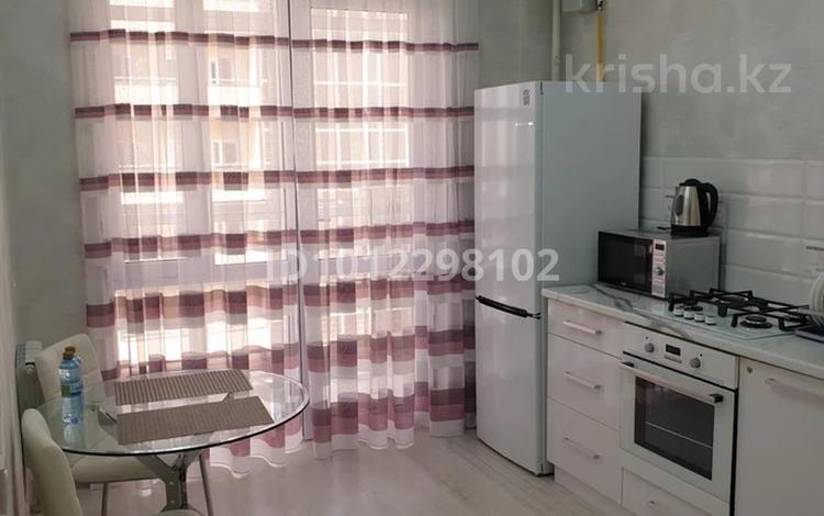 1-бөлмелі пәтер · 40 м² · 8/10 қабат, 18-й мкр. 78A, бағасы: 22.9 млн ₸ в Шымкенте, Енбекшинский р-н — фото 2