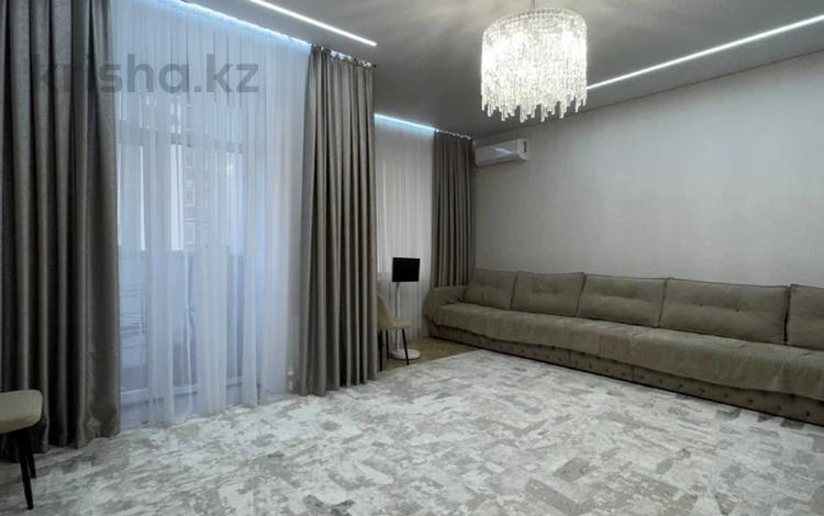 3-комнатная квартира · 98.7 м² · 3/9 этаж, мкр Юго-Восток, Шахтёров 68а за 82 млн ₸ в Караганде, Казыбек би р-н — фото 2