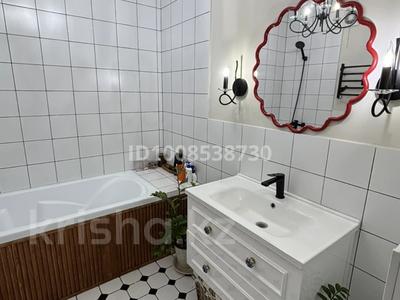 3-комнатная квартира · 102.4 м² · 3/9 этаж, мкр. Алмагуль, Алмагуль за 37 млн 〒 в Атырау