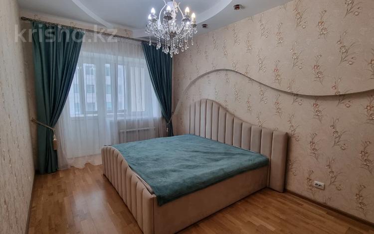 3-комнатная квартира · 115 м² · 4/16 этаж · помесячно, Абая 150/230