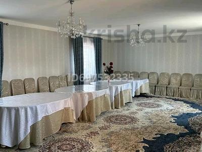 Дом · 6 комнат · 250 м², Бірімжановтар 2 — Кошкарбаева за 60 000 〒 в Астане, Алматы р-н