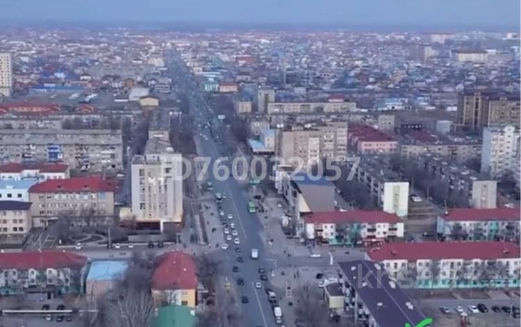 2-комнатная квартира · 44 м² · 1/5 этаж, мкр Центральный, Махамбета Утемисова 116 за ~ 14 млн ₸ в Атырау — фото 12