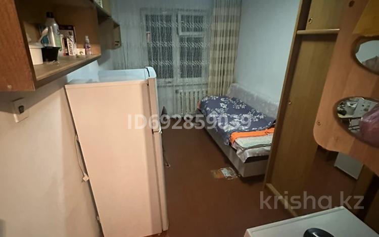 1-комнатная квартира, 14 м², 4/4 этаж, мкр №5 21 за 10.4 млн 〒 в Алматы, Ауэзовский р-н — фото 2