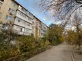 3-бөлмелі пәтер · 61.9 м² · 2/6 қабат, авиагородок, бағасы: 14 млн ₸ в Актобе, мкр Авиагородок — фото 16