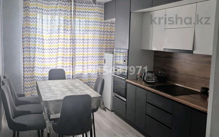 3-бөлмелі пәтер · 80 м² · 1/5 қабат, Есенберлина 8, бағасы: 250 000 ₸ в Усть-Каменогорске — фото 2