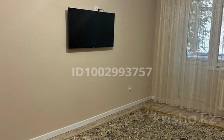 1-комнатная квартира · 33 м² · 3/5 этаж, мкр 4 17 за 11 000 ₸ в Уральске — фото 2