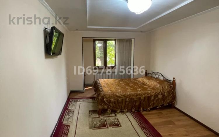 1-комнатная квартира · 40 м² · 3/5 этаж, 11-й микрорайон за 140 000 ₸ в Шымкенте, Енбекшинский р-н — фото 2