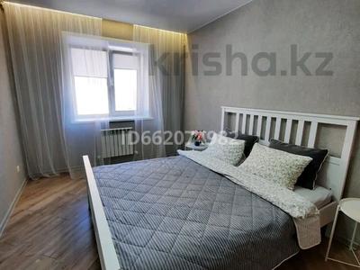 2-комнатная квартира, 70 м², 5/6 этаж посуточно, мкр Кадыра Мырза-Али за 18 000 〒 в Уральске, мкр Кадыра Мырза-Али