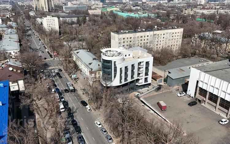 Свободное назначение, офисы, магазины и бутики, салоны красоты, бани, гостиницы и зоны отдыха, медцентры и аптеки, образование, развлечения · 3000 м² за 6 млрд ₸ в Алматы, Медеуский р-н — фото 2