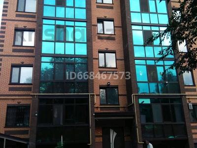 2-комнатная квартира, 60 м², 1/5 этаж, улица Жамбыла 213 за 23 млн 〒 в Уральске