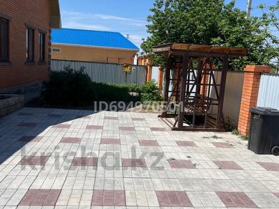 Отдельный дом · 5 комнат · 250 м² · 10 сот., мкр Жеруйык за 62 млн 〒 в Атырау