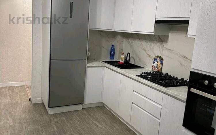 3-комнатная квартира, 90 м², 3/5 этаж, мкр 4