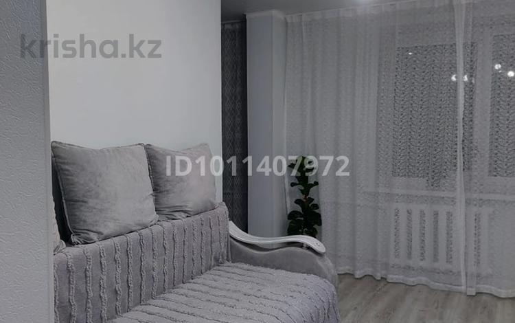 3-комнатная квартира · 49.2 м² · 2/3 этаж, 83 квартал за 20 млн ₸ в Караганде, Казыбек би р-н — фото 2