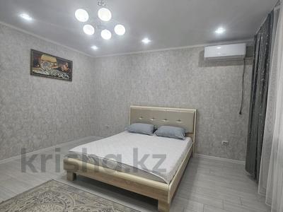 1-комнатная квартира · 40 м² · 1/5 этаж, мкр Кунаева 16/5 за 15 000 ₸ в Уральске