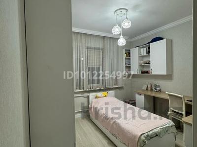 3-бөлмелі пәтер · 70 м² · 6/9 қабат, мкр Аксай-2 35, бағасы: 53 млн ₸ в Алматы, Ауэзовский р-н
