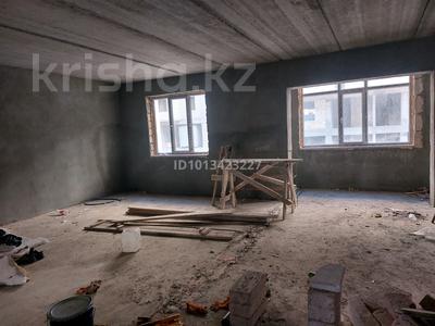 4-комнатная квартира · 121 м² · 1/8 этаж, 20-й мкр, 20-ш/а. 7 за 32 млн ₸ в Актау