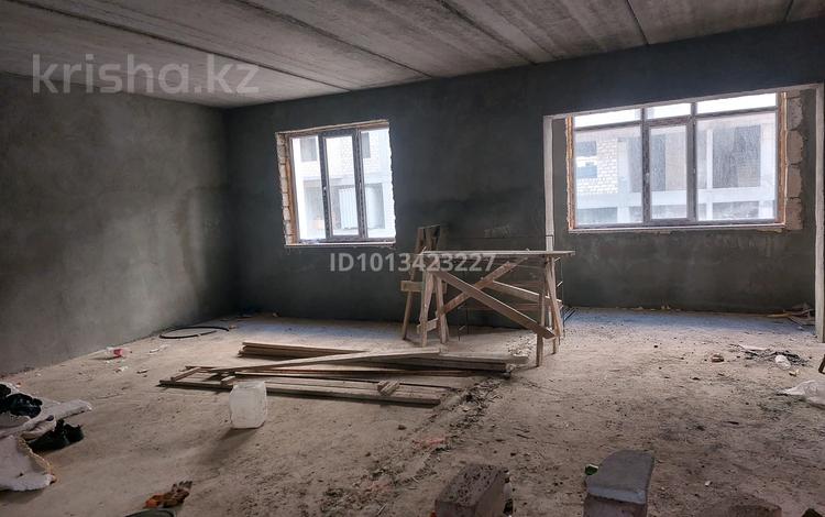 4-комнатная квартира · 121 м² · 1/8 этаж, 20-й мкр, 20-ш/а. 7 за 32 млн ₸ в Актау — фото 2