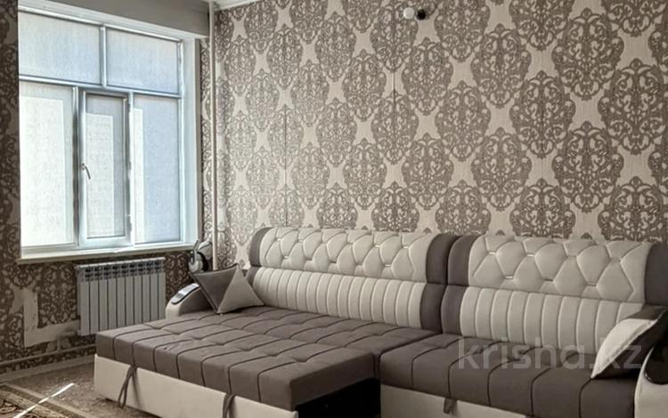 1-бөлмелі пәтер · 45 м² · 3/7 қабат, Атшабар 17 — Площадь, Таргу, бағасы: 8 000 ₸ в Таразе — фото 2