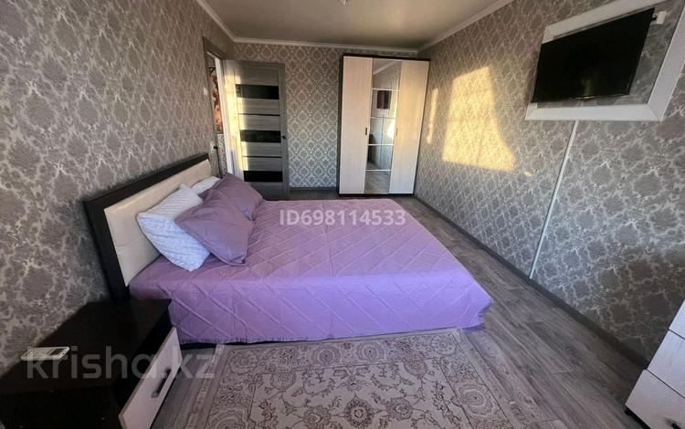 1-бөлмелі пәтер · 40 м² · 1/9 қабат, 11 ш/а., бағасы: 1 500 ₸ в Актобе, мкр 11 — фото 2