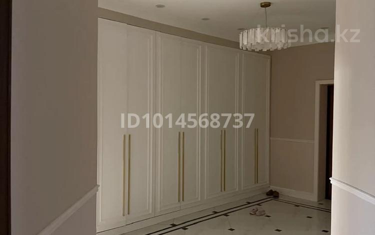 4-комнатная квартира · 210 м² · 3/6 этаж, Рахмадиева 12 за 250 млн ₸ в Алматы, Бостандыкский р-н — фото 3