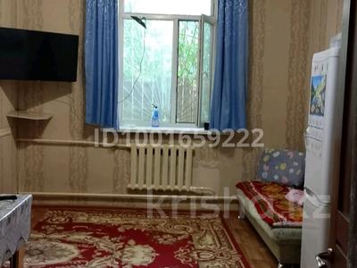 Пәтерлер в Алматы: 1-бөлмелі пәтер · 18.2 м² · 1/2 қабат, мкр Тастак-2, Верещагина 141 — Розыбакиева Карасай батыр, бағасы: 9.8 млн 〒 1-бөлмелі пәтер · 18.2 м² · 1/2 қабат, мкр Тастак-2, Верещагина 141 — Розыбакиева Карасай батыр, бағасы: 9.8 млн 〒 в Алматы, Алмалинский р-н