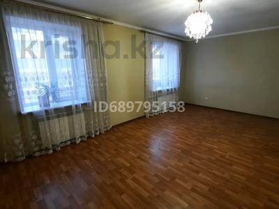 2-комнатная квартира · 64 м² · 3/6 этаж, мкр 12 37 — дом находится перед гимназией N 51 за 23 млн 〒 в Актобе