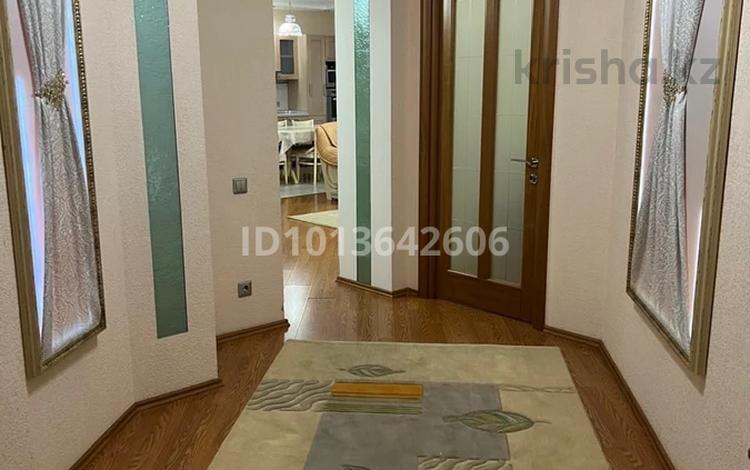 5-комнатная квартира · 150 м² · 4/12 этаж, М. Габдуллина 19 за 600 000 ₸ в Астане, Алматы р-н — фото 2
