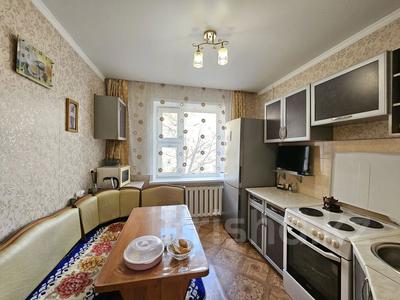 4-бөлмелі пәтер · 84 м² · 3/5 қабат, мкр Юго-Восток, Степной 2 3 — Помощь в ипотеке - Республики, Шахтеров, бағасы: 27.5 млн ₸ в Караганде, Казыбек би р-н