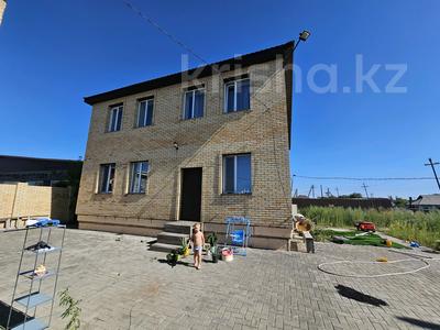 Отдельный дом · 5 комнат · 200 м² · 18 сот., мкр Фёдоровка , Депутатская — Асфальтная за 75 млн 〒 в Караганде, Казыбек би р-н