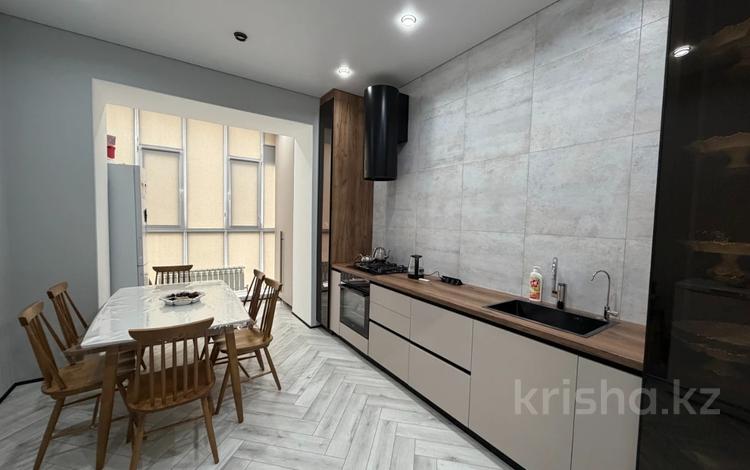 2-бөлмелі пәтер · 80 м² · 1/5 қабат, Мкр. Алтын орда, бағасы: 42 млн ₸ в Актюбинской обл. — фото 2