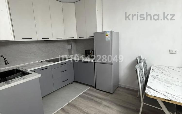 3-комнатная квартира · 77 м² · 8/12 этаж, мкр Шымсити 1/31 за 210 000 ₸ в Шымкенте, Абайский р-н — фото 2