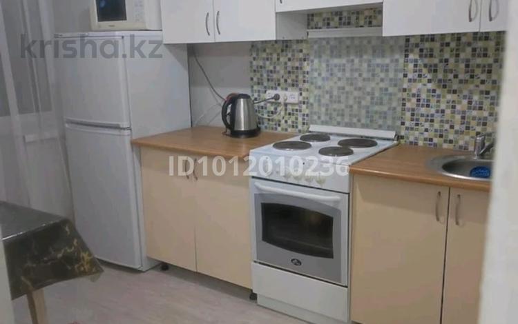 1-комнатная квартира · 33 м² · 8/9 этаж, ул. Камали Дюсембекова 3 за 10 000 ₸ в Караганде — фото 5