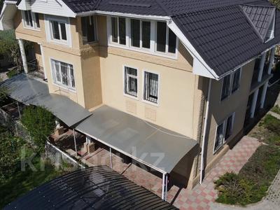 Отдельный дом · 6 комнат · 400 м² · 10 сот., Ладушкина 12 — Оспанова за 200 млн ₸ в Алматы, Медеуский р-н