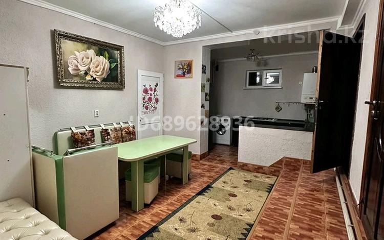 1-комнатная квартира, 40 м², 1/2 этаж помесячно, мкр Самал-2, Казиева 71/1 — Аргынбекова Казиева