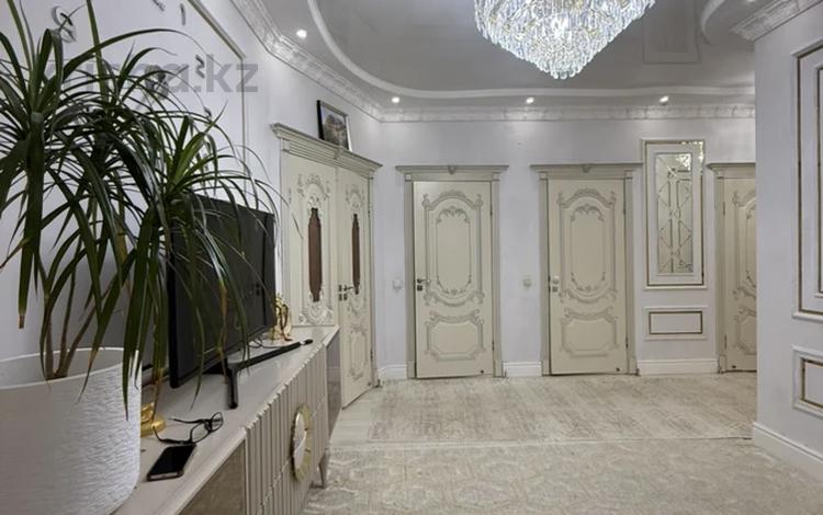 4-бөлмелі пәтер · 140 м² · 2/7 қабат, 17-й мкр 44, бағасы: 52 млн ₸ в Актау — фото 2