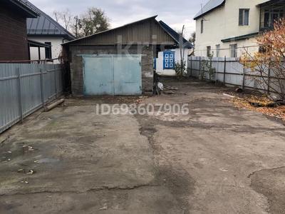 Дача · 3 комнаты · 65 м², Абая 52 — Ориентировочно в пяти минутах от Алма Сити 5 за 250 000 〒 в Абае