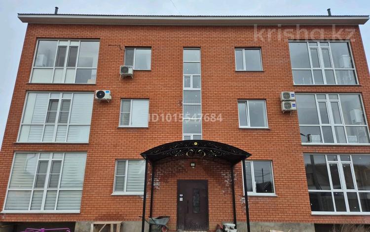 3-комнатная квартира · 110 м² · 1/3 этаж, мкр Старый Аэропорт, Самал — Самал за 34 млн ₸ в Уральске — фото 2