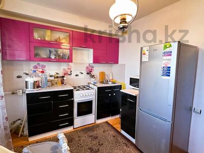 2-комнатная квартира · 63 м² · 2/5 этаж, болашак 7 за 23 млн 〒 в Талдыкоргане, мкр Болашак