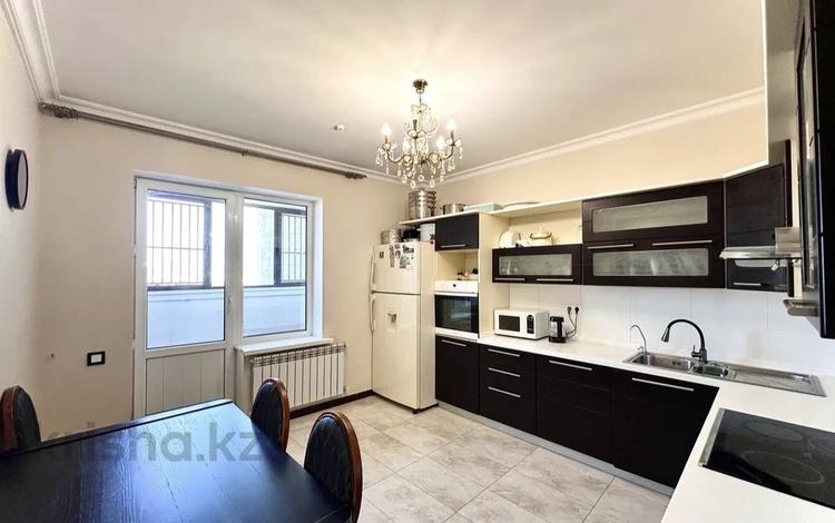 4-бөлмелі пәтер · 165 м² · 15/36 қабат, Кабанбай батыра 11, бағасы: 80 млн ₸ в Астане, Есильский р-н — фото 26