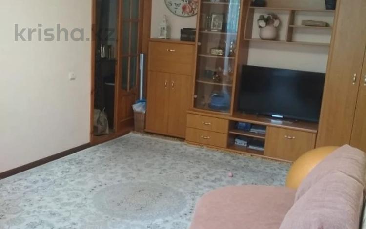 2-бөлмелі пәтер · 42 м² · 2/5 қабат, Көктем-3 ш/а. — Байзакова Бухар Жирау, бағасы: 34 млн ₸ в Алматы, Бостандыкский р-н — фото 2
