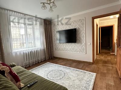 3-комнатная квартира, 59.3 м², 4/5 этаж, Майкудук, Мкр Восток-3 9 за 21 млн 〒 в Караганде, Алихана Бокейханова р-н